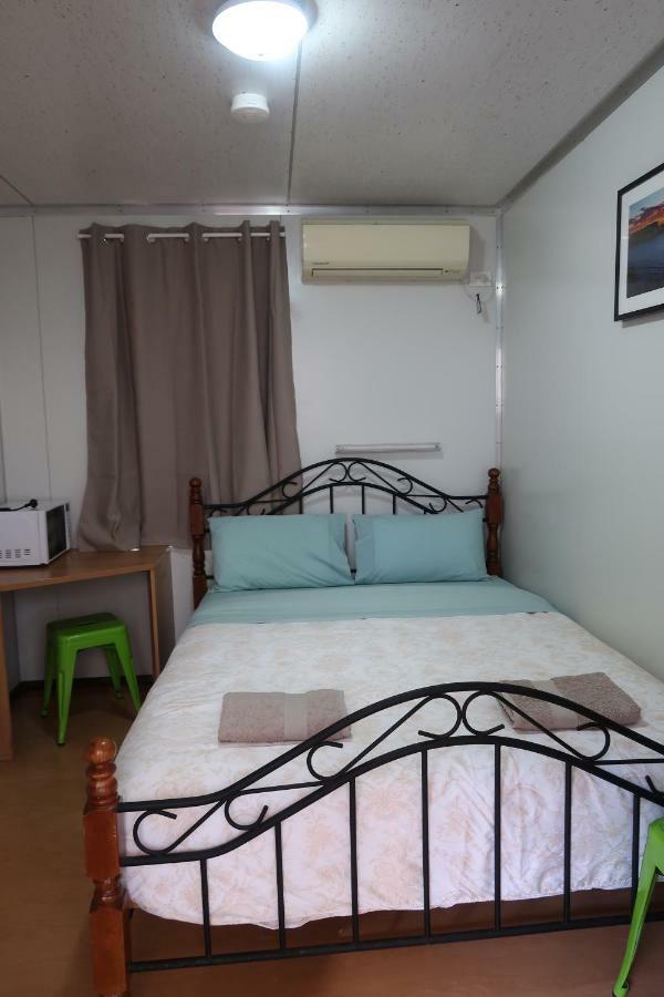 Mud Crab Motel Дербі Екстер'єр фото